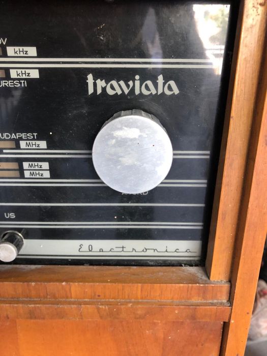 Radio vintage pe lampi Traviata 3 cu pick-up