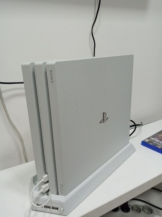 Ps4 pro 1Tb с играми
