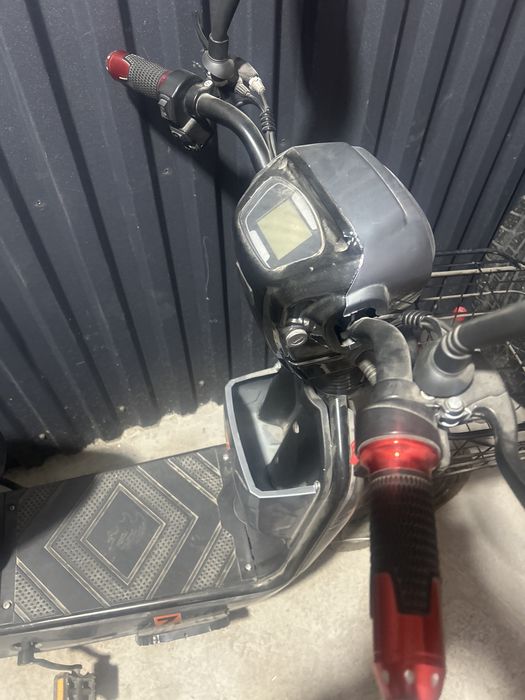 Moped.                       777