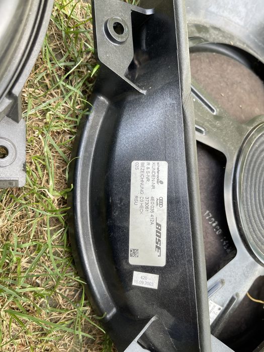 Subwoofer boxa Bose Audi A8