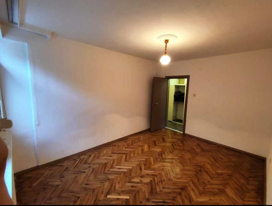 Дава се под наем Многостаен апартамент в Бургас, Център - 110 кв.м за 375 € - Снимка #2