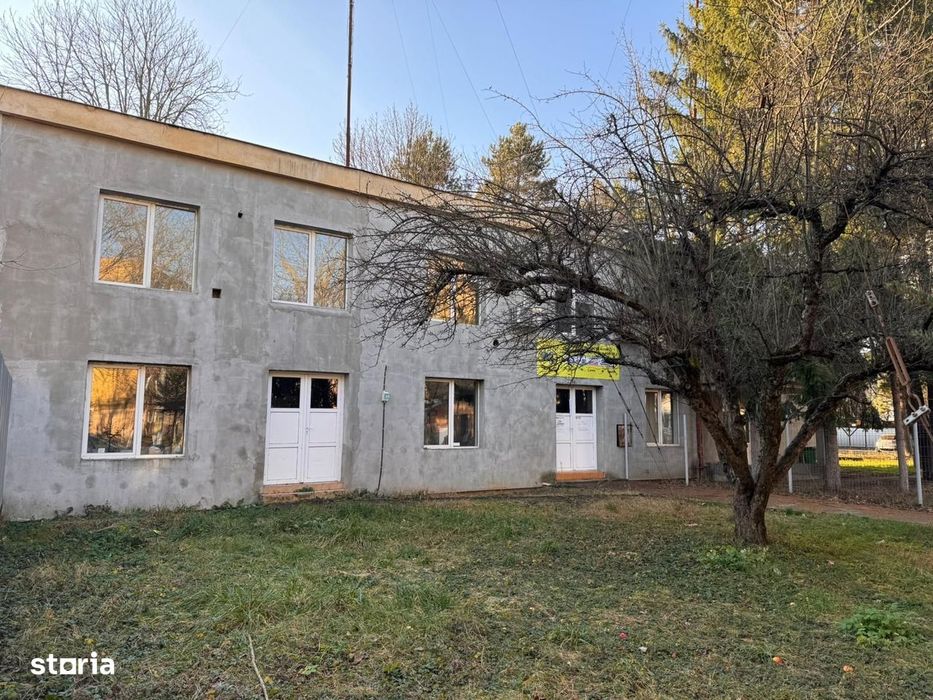 Cladire birouri / spatiu comercial - 584 mp  - Comision ZERO