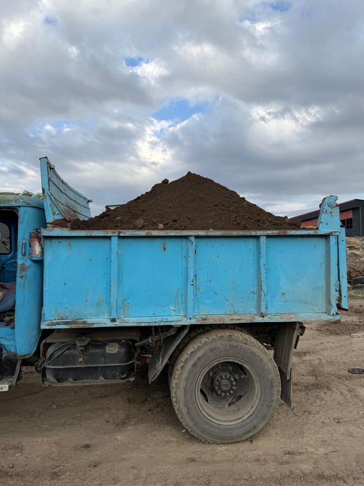 Горный чернозем Зил самосвал