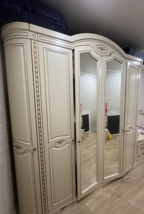 Продам спальный гарнитур
