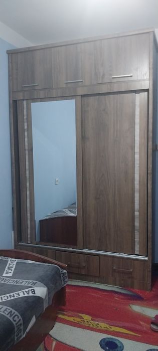 Кровать и шкаф движен двер