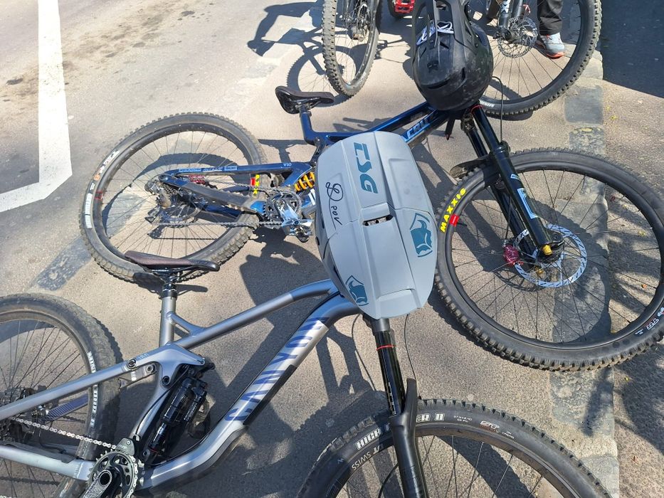 Bicicletă full suspension Canyon Strive AL