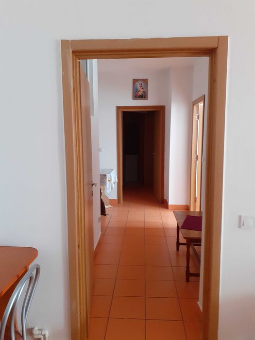 Inchiriez apartament cu 2 camere
