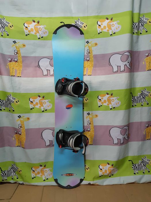 Placa snowboard 143 cm Elan cu legaturi snowboard boots
