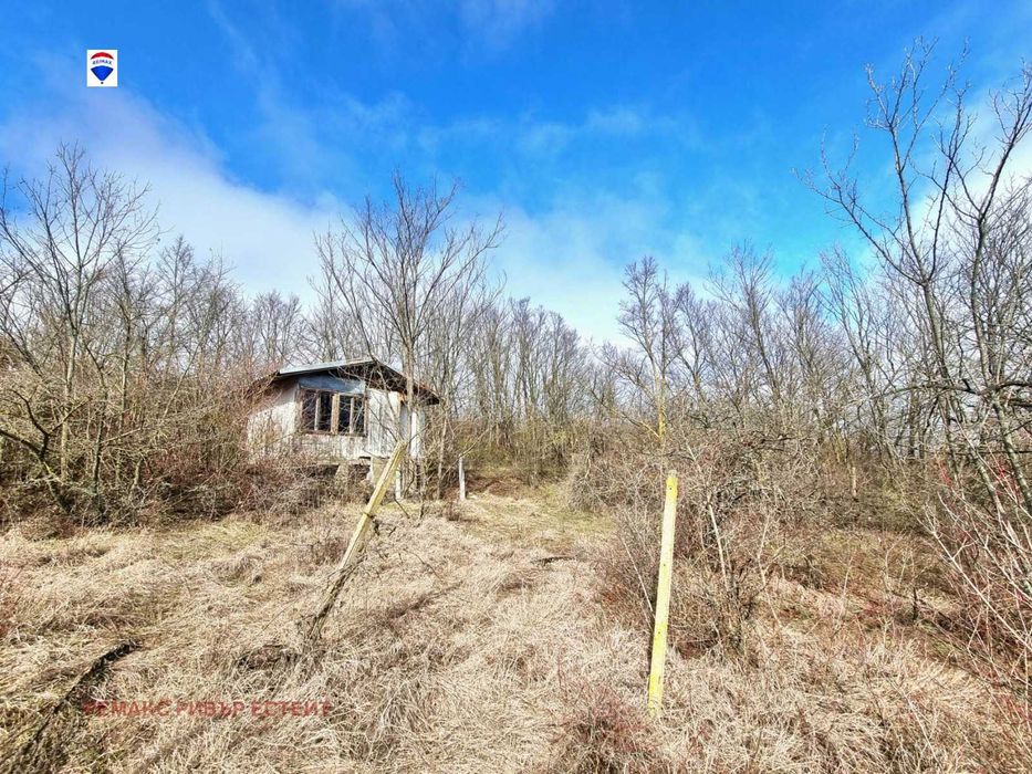 Вила с двор за продажба местност Дрибак, с. Николово