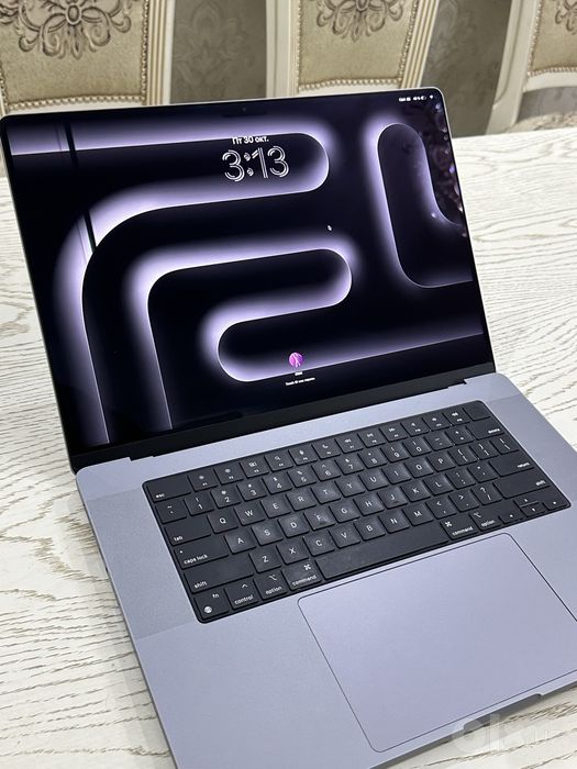 Macbook pro 16 inch  M1 pro