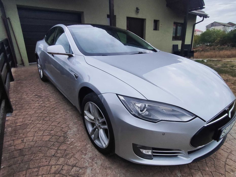 TESLA Model S 2014 — imagine 2