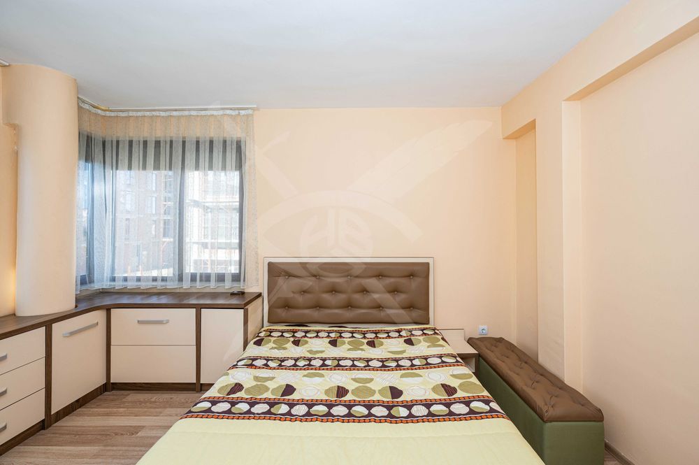 Продава се Тристаен апартамент в Пловдив, Остромила - 116 кв.м за 1432 €/кв.м - Снимка #7