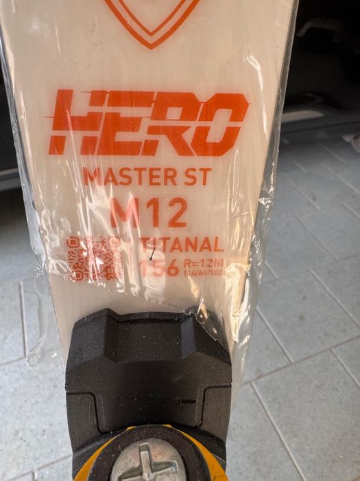 Clapari Rossignol Hero World cup 130 za+ ,schiuri Rossignol Master ST