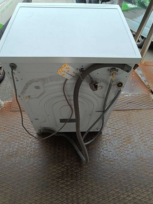 Продавам Пералня 125€