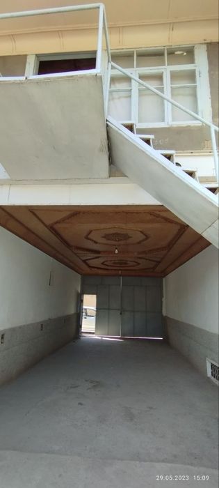 Ховли уй сотилади.