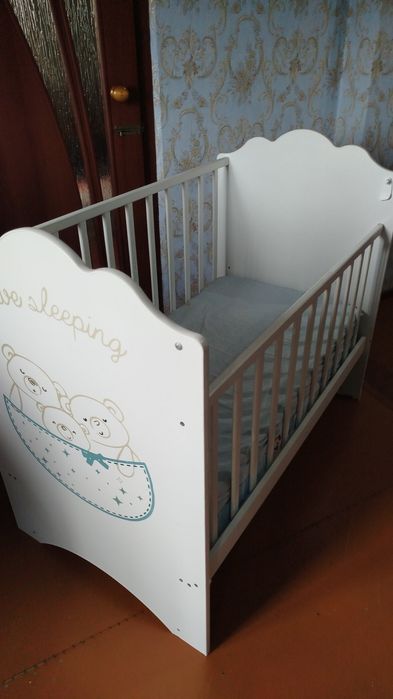 Продам детскую кроватку
