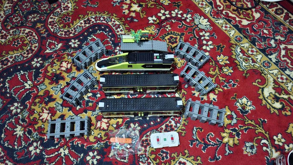 Лего поезд 60337