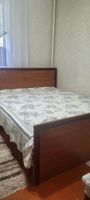 Продам спальный гарнитур в хорошем  состояние.