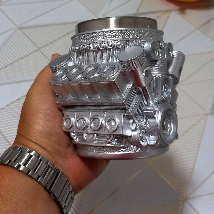Кружка v8 отличный подарок