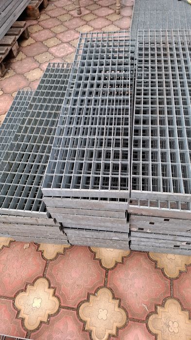 Trepte și grătare galvanizate