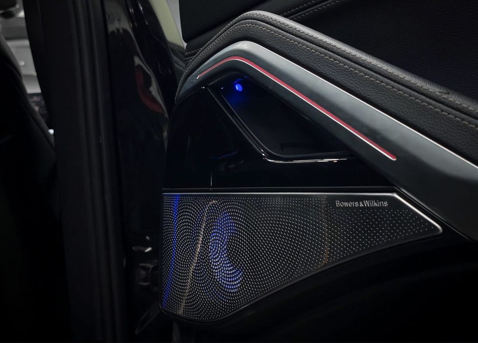 BMW X6 G06 M50i 530 hp 2020/11 110k km SkyLounge Bowrs&Wilkins