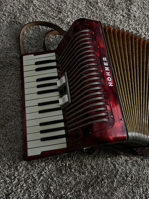 Vand acordeon hohner student vM 48 basi
