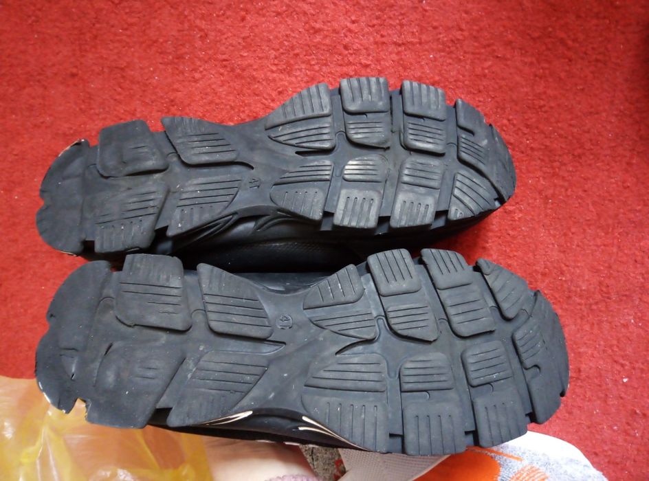 Продам подрасковые сапоги и красовки 41 размера