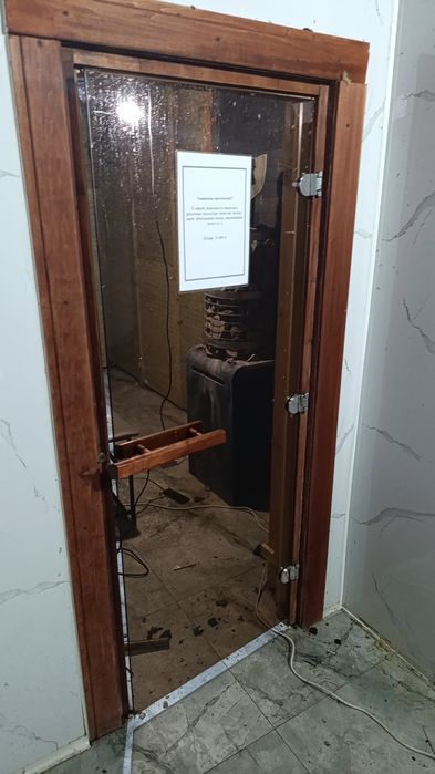 Продается дверь для парилки
