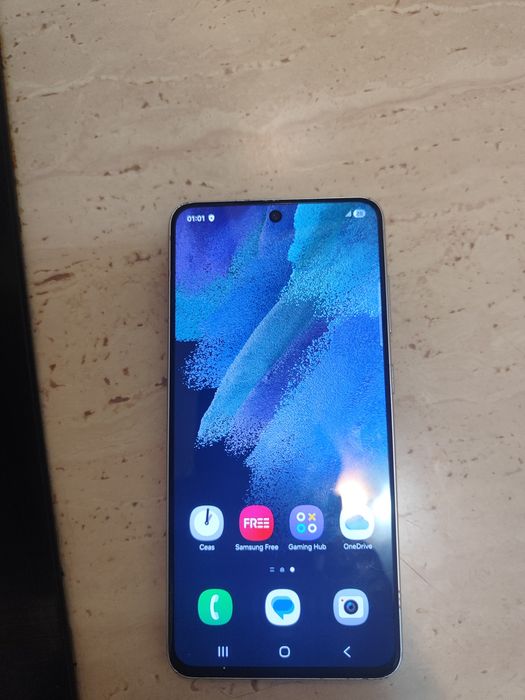 Samsung s21 FE .