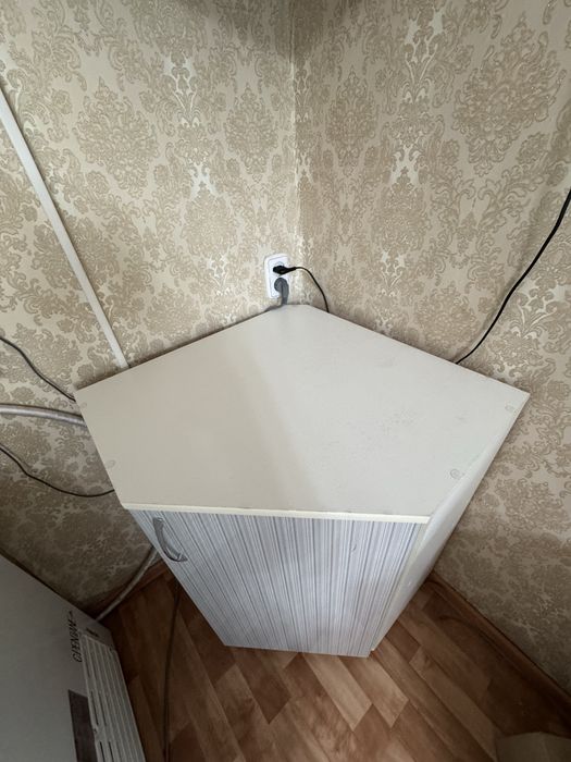 Продаю шкаф (угловой)