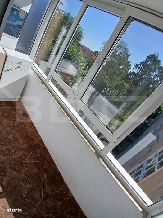 Apartament cu 2 camere, 52 mp, parcare, zona Tractoru