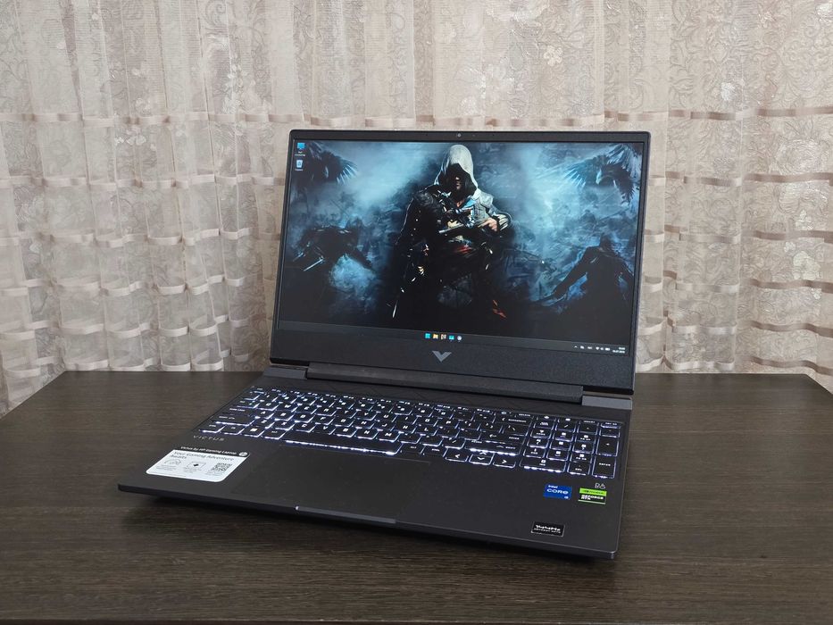 HP Victus D15 - 2025г / RTX 4050 /6gb/ Игровой ноутбук