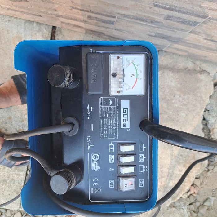 Redresor auto 12-24 V pana la 240 A model 421 C Gude Fabricat si adus din Germania perfect