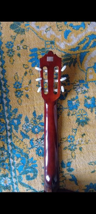 Klassik gitara sotiladi