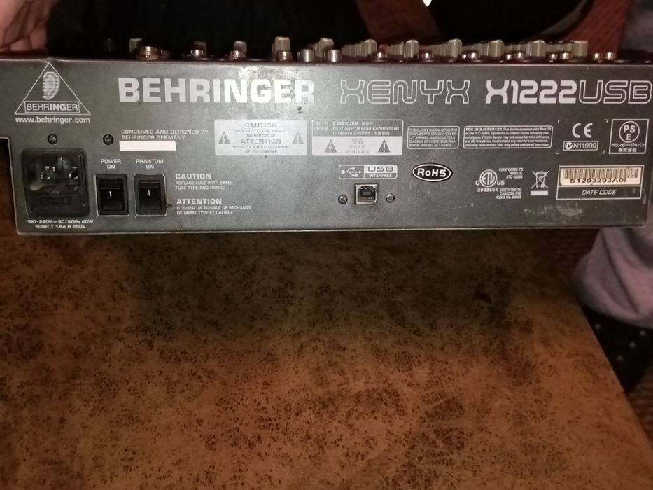 Продам усилитель (пульт)