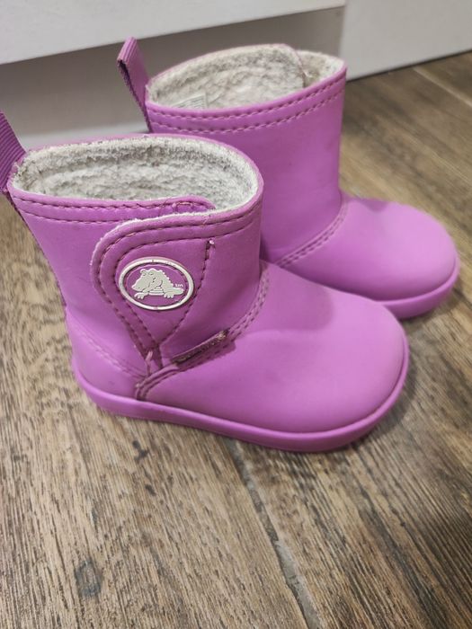 Продам резиновые сапоги Crocs