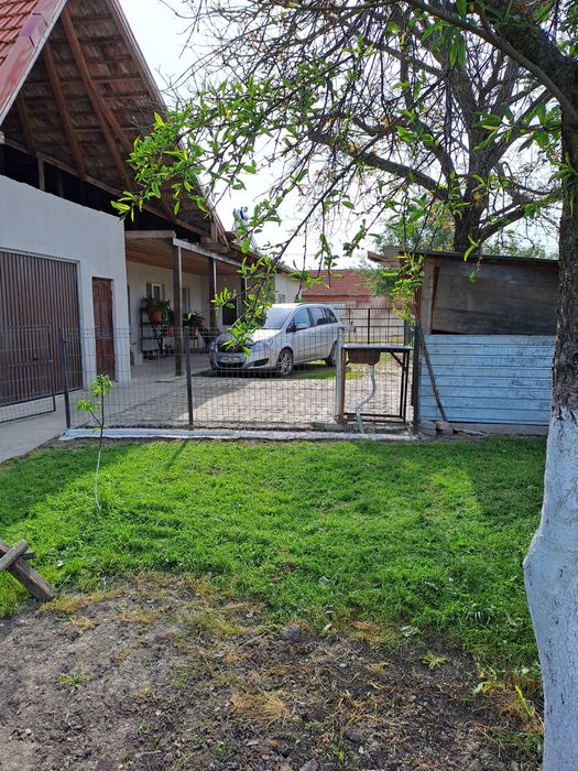 Vand casa cu gradina mare in comuna Bethausen