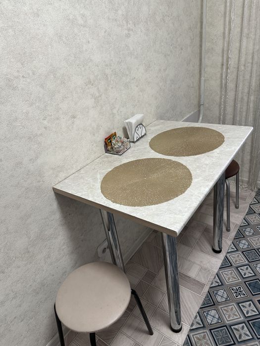 Продам стол со стульями