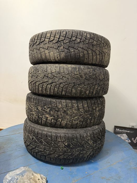 Продам резину максис 215/65/16