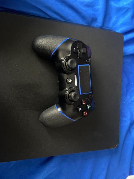 Vând ps 4 slim 1 t
