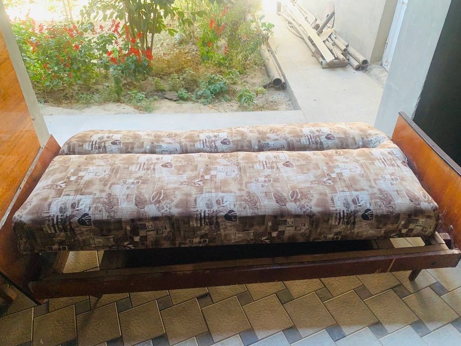 Диван эски. Трюмо. Сандик. Шфанер б/у 3эшикли