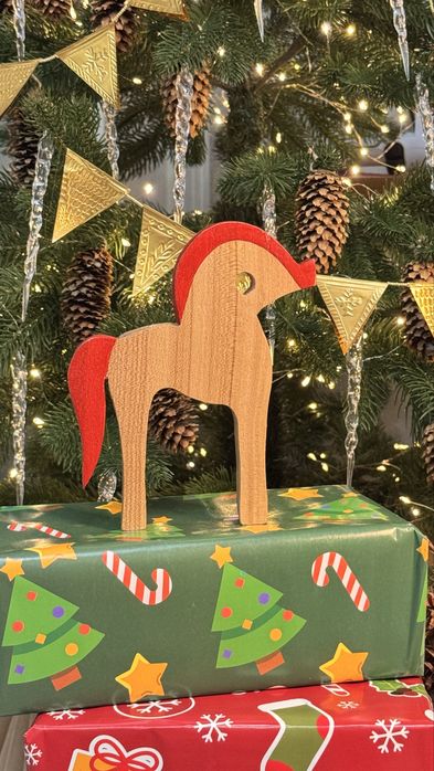 Конь декор новогодний