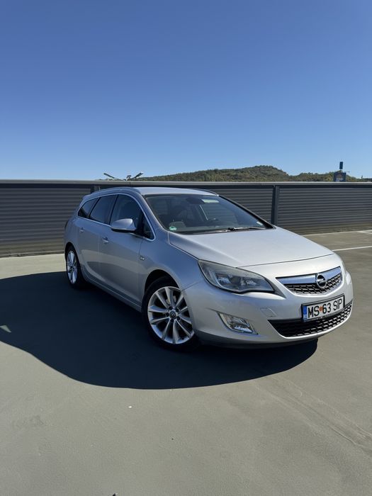 Opel Astra J Sport Tourer 2011 – 2.0 CDTI