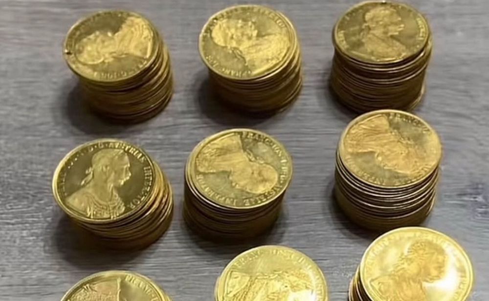 Vând monede placate cu aur de 24k