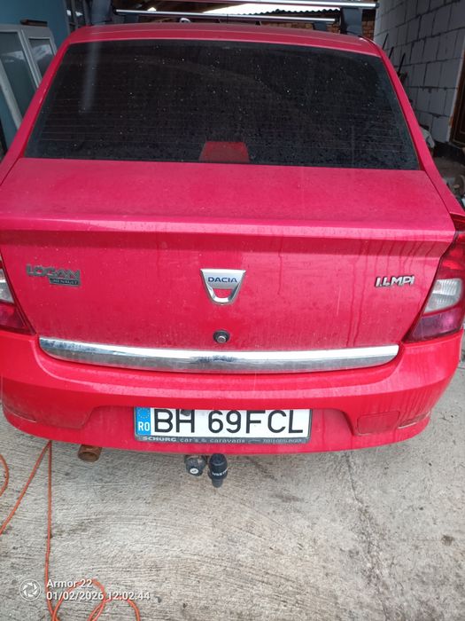 Vând Dacia Logan