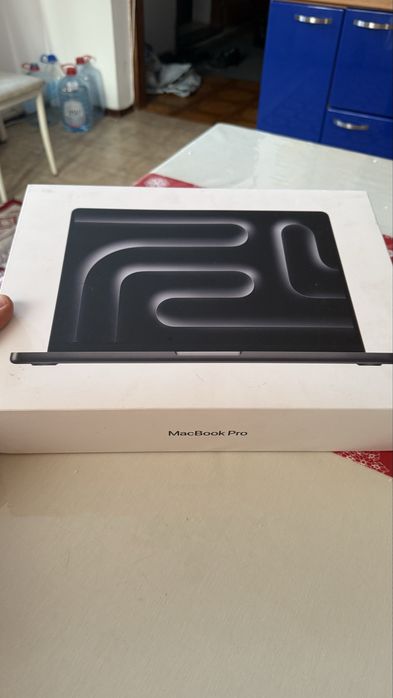 Мак бук совершенно новый