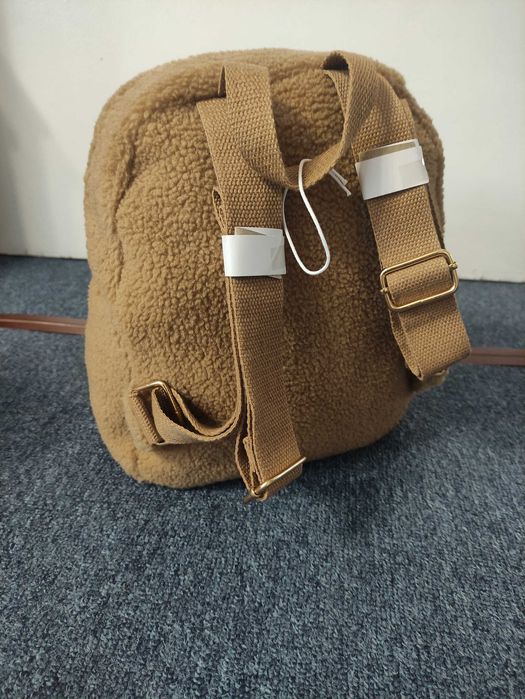 Дамска чанта Sinsay, малка дамска раница, нова, бежова раница