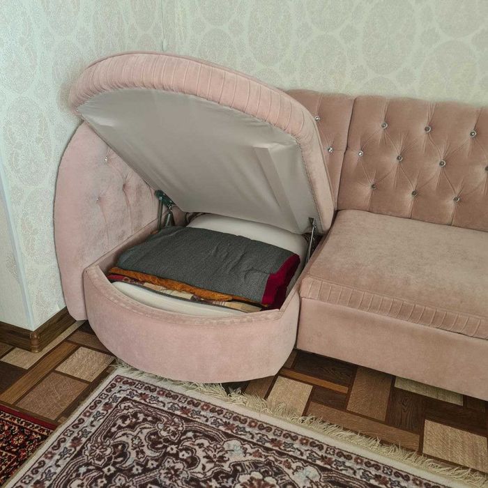 Продам диван в гостиную