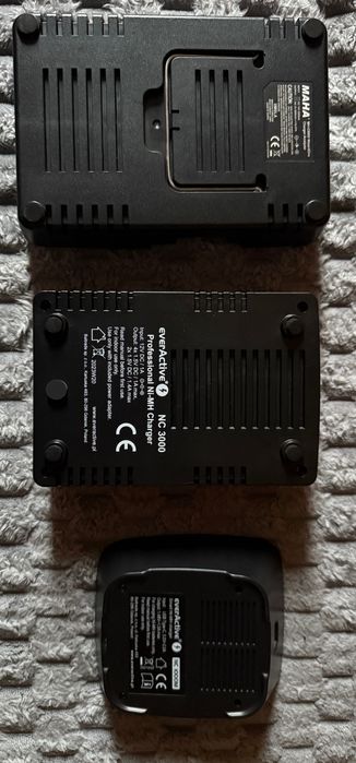 Incarcator profesional cu analiza pt acumulatori NiMh NiCd AAA sau AA