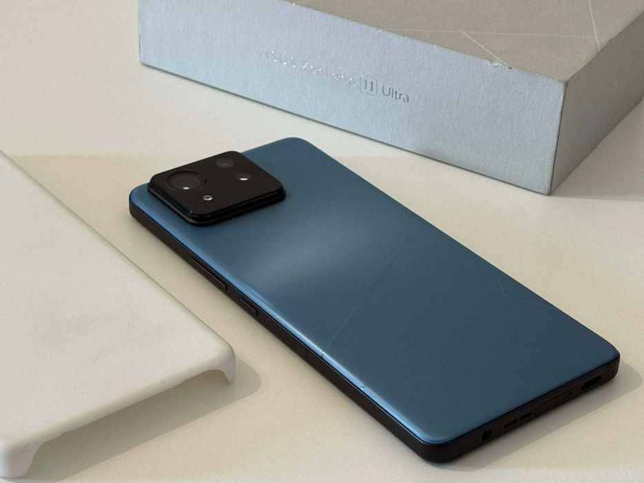 Бартер! Гаранция! Като НОВ! ASUS Zenfone 11 Ultra 256/12GB Blue (Син)